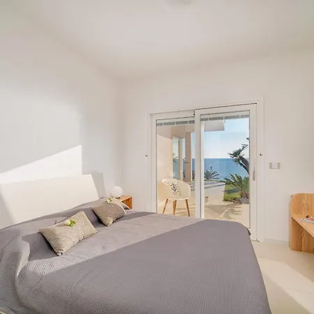 Appartement Detache With Sea View *