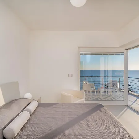 Detache With Sea View *