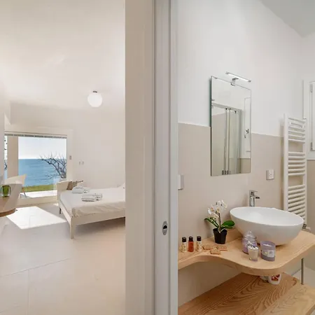 Detache With Sea View Apartment *